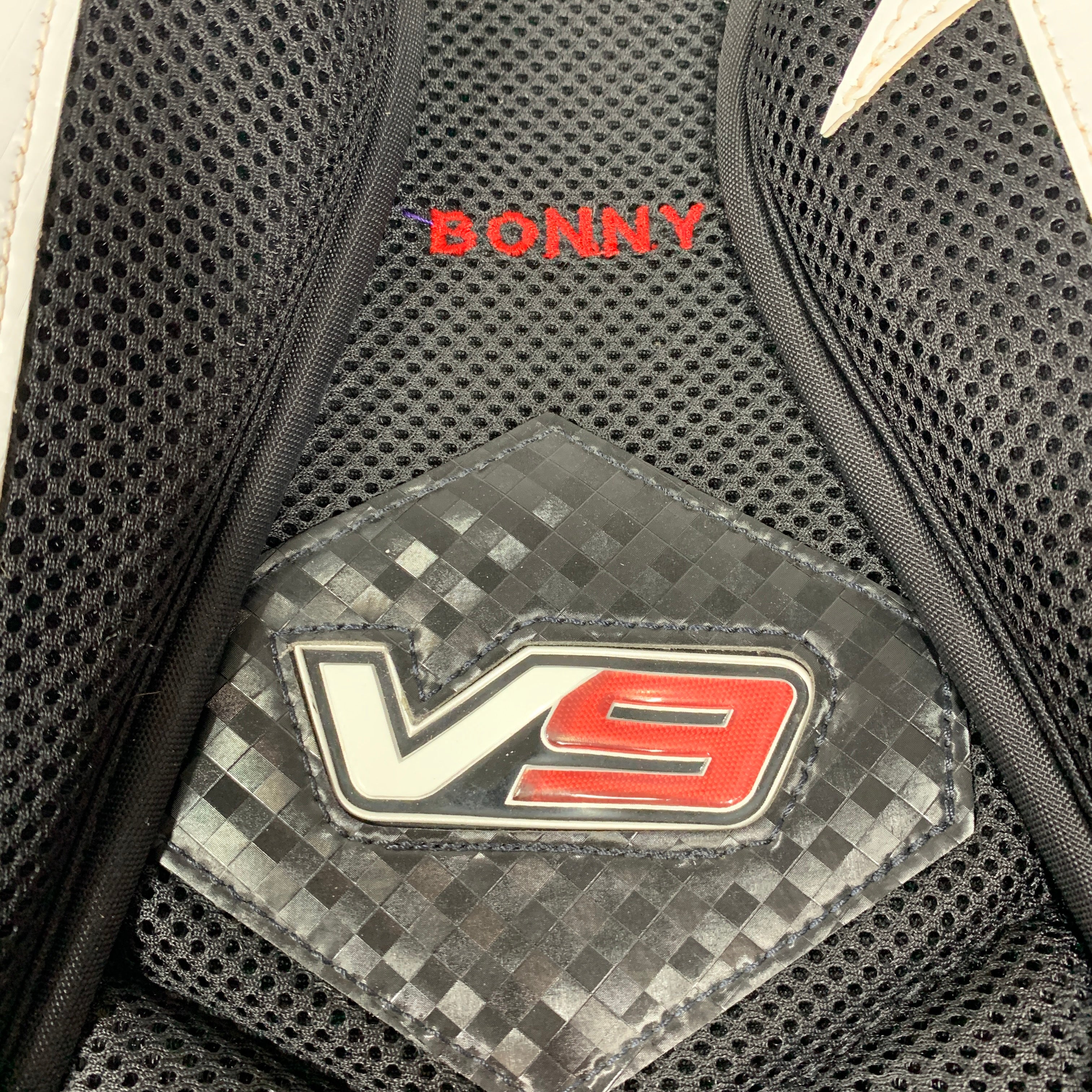 Vaughn Velocity V9 - Used Pro Stock Goalie Chest Protector (Black/Red)